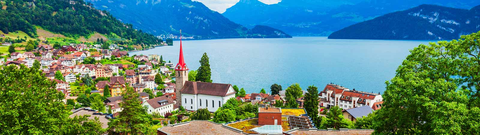 Panoramic view of the beautiful Lake Lucerne on an escorted Switzerland vacation